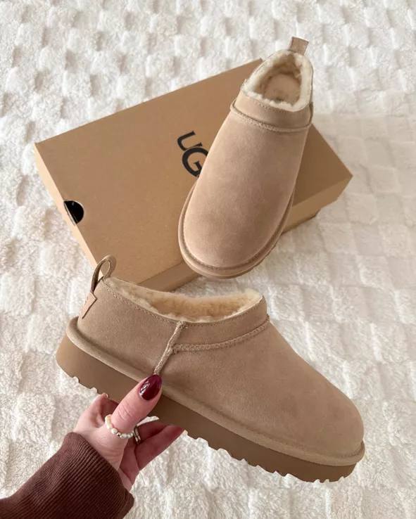 Uggs بتختارو اللون لما نبعتلكم تاكيد للطلب