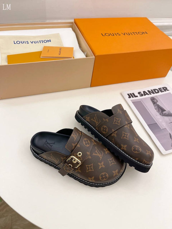 Lv slippers بتختارو اللون لما نبعتلكم تاكيد للطلب