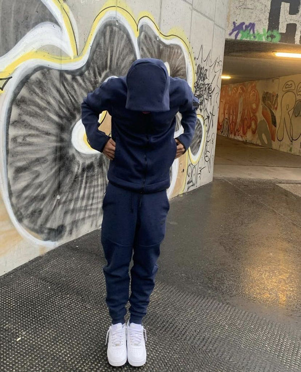 Nike tech كحلي غامق مايل للسواد