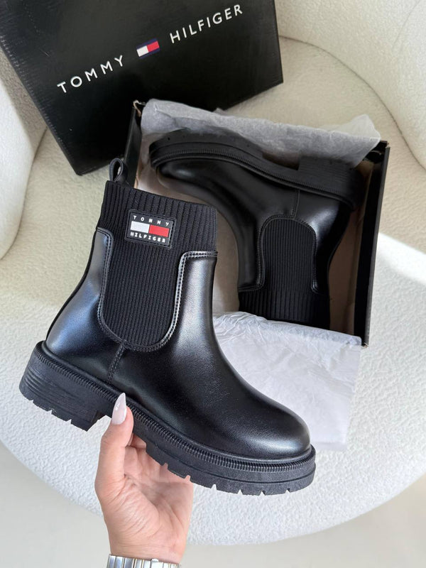 جزمة تومي بتختارو اللون لما نبعتلكم تاكيد للطلب