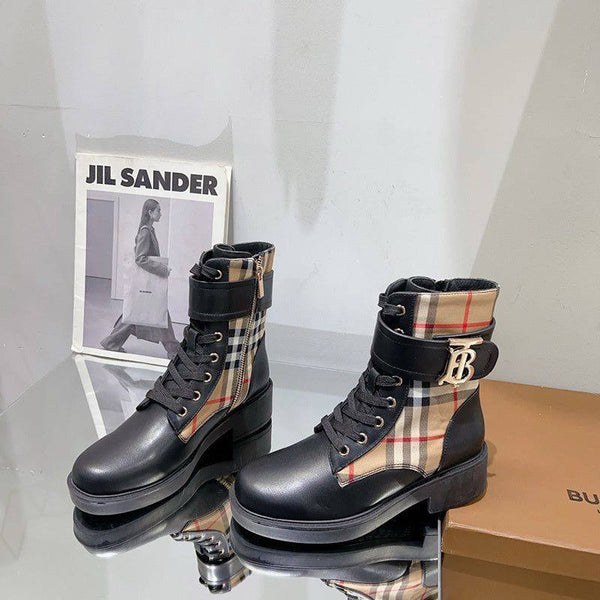 جزمة بربري للصبايا بتختارو اللون لما نبعتلكم تاكيد للطلب