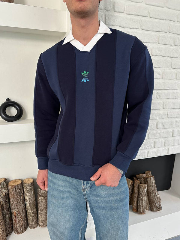 Adidas sweatshirt للشباب وللصبايا