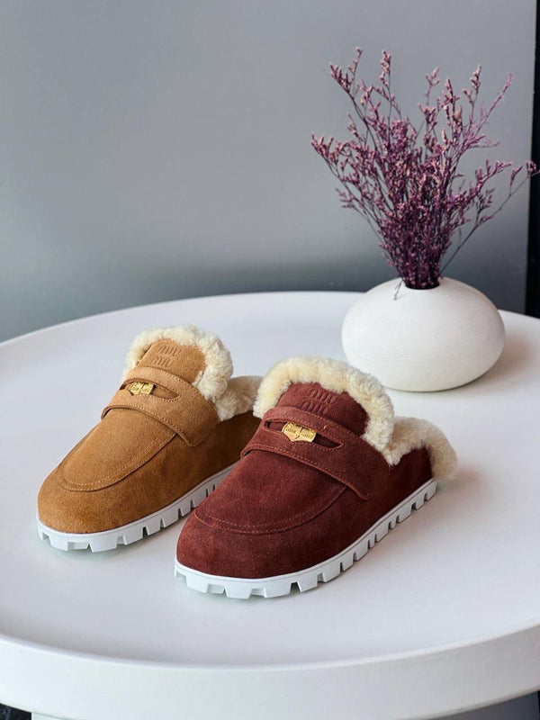 سليبر ميو ميو للصبايا فرو بتختارو اللون لما نبعتلكم تاكيد للطلب