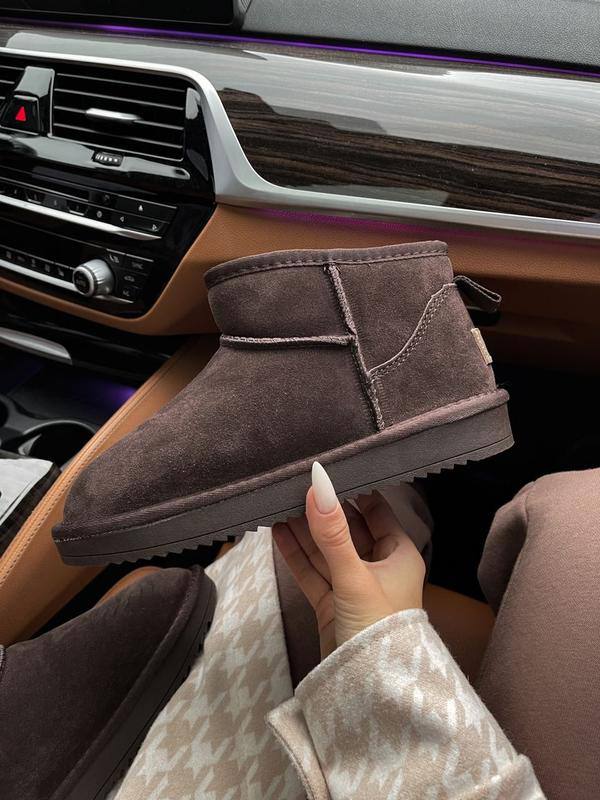 Uggs boots بتختارو اللون لما نبعتلكم تاكيد للطلب