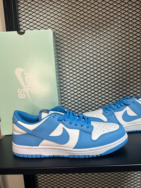 Nike Dunk Low “university blue”