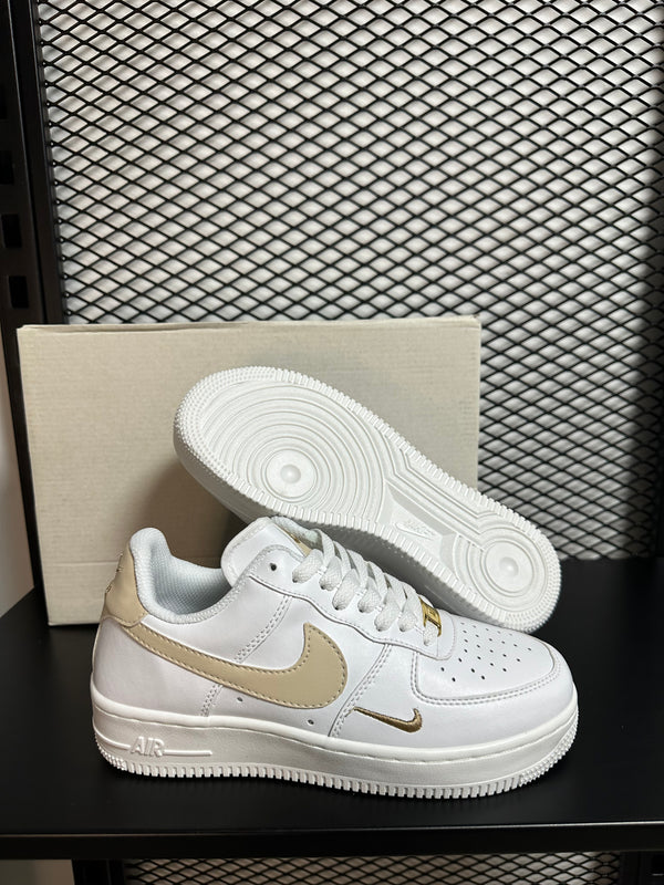 Nike Air Force 1 '07 essential "gold begie"